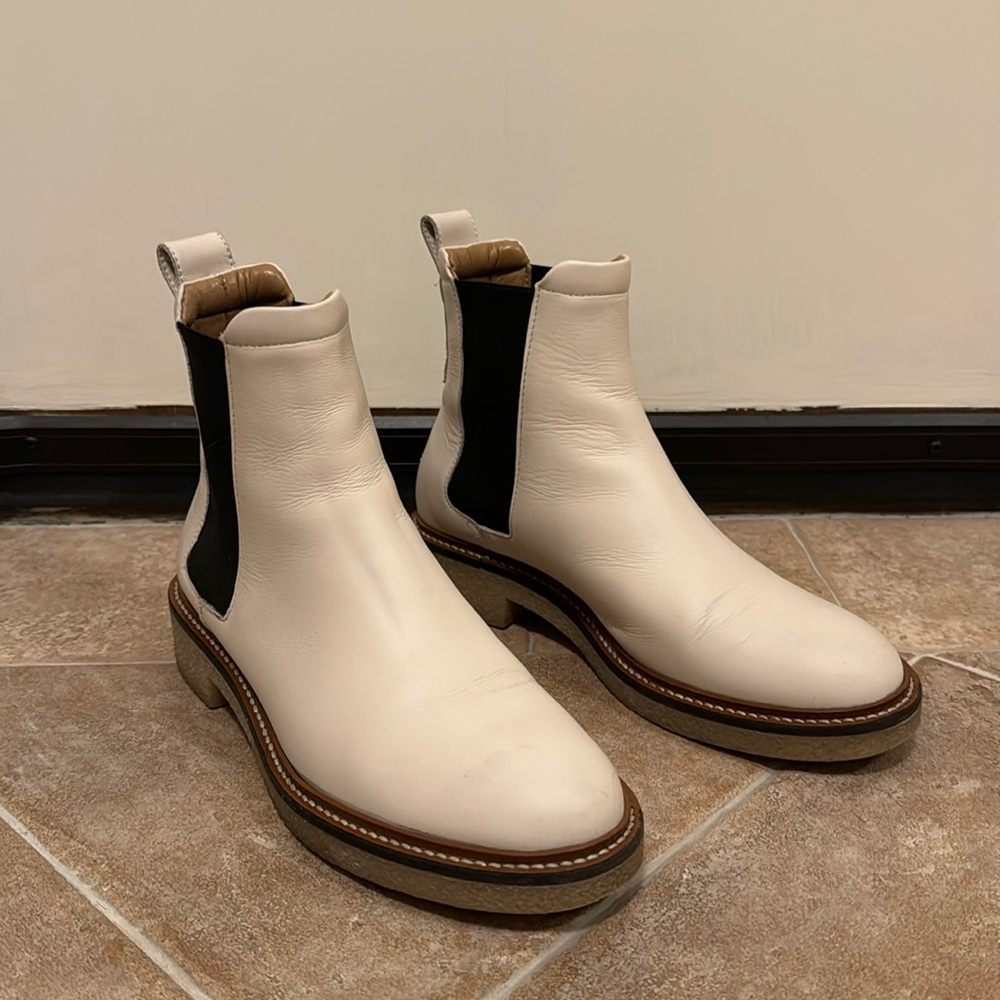 Everlane The Italian Leather Chelsea boot